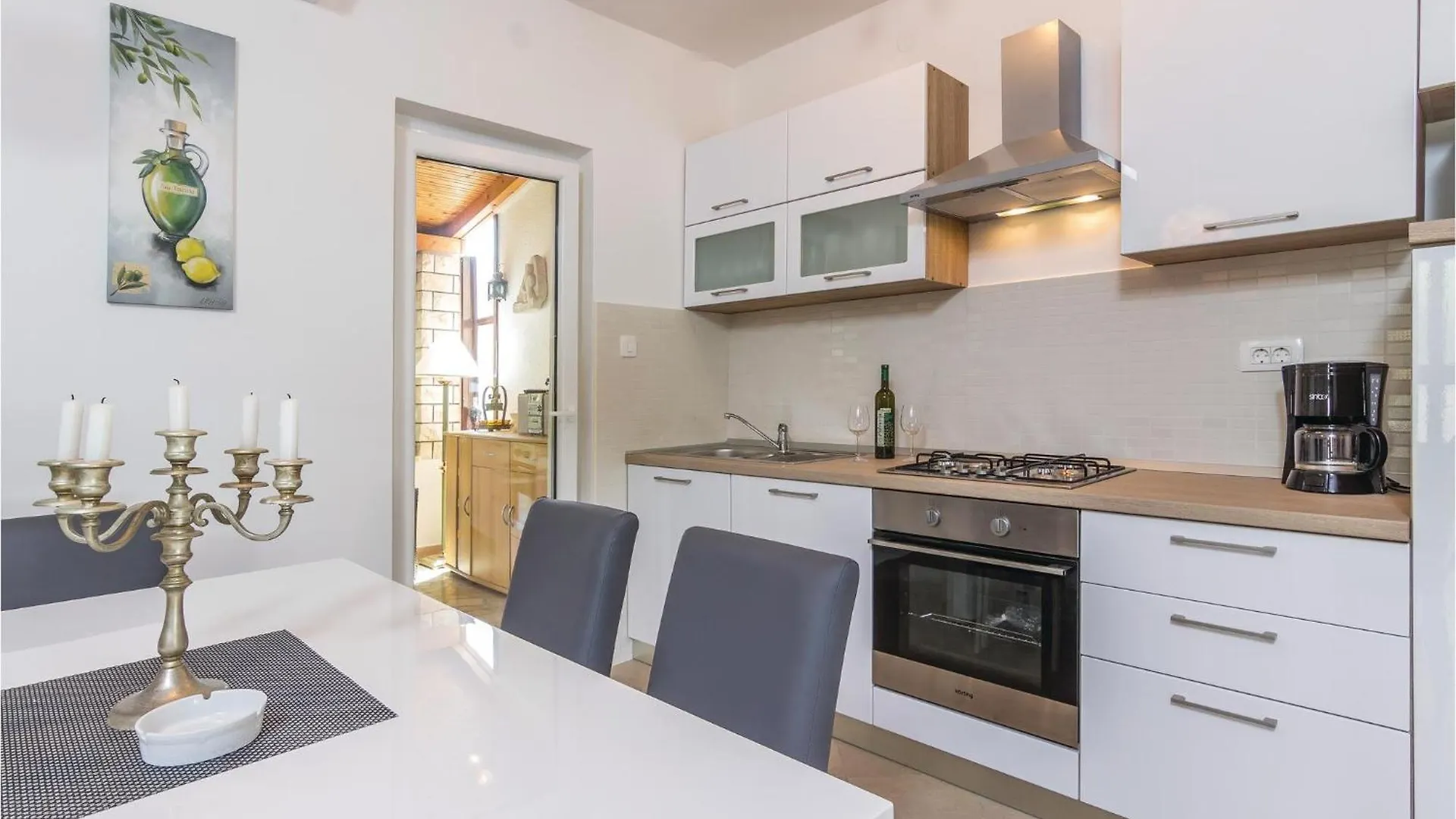 度假居 Awesome Home In Rovinj With Kitchen